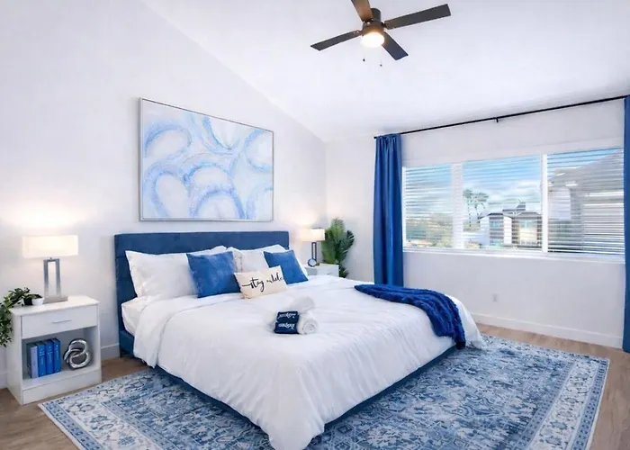 Sapphire Leaf- Luxury 3br- Pool, King Beds, Spacious, Quiet, Garage, Close To Airport And Oldtown *